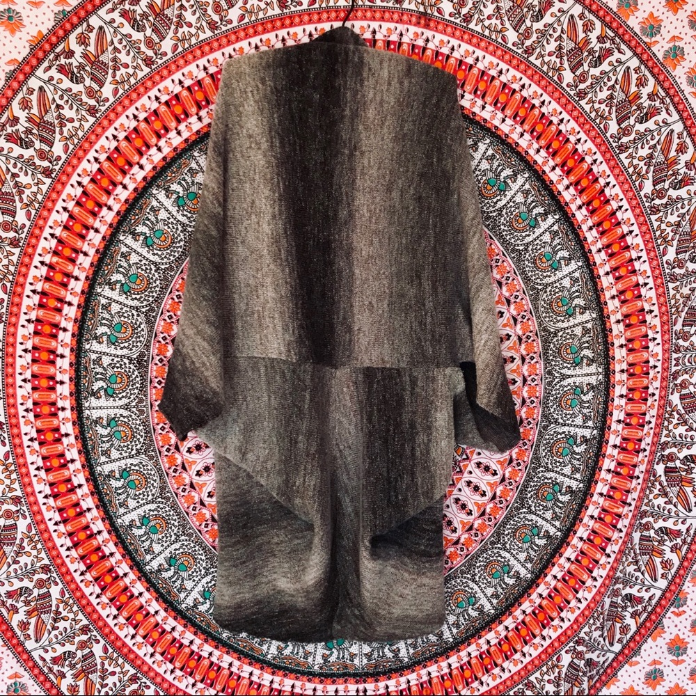 🌺 Bohemian Casual Draped Shrug